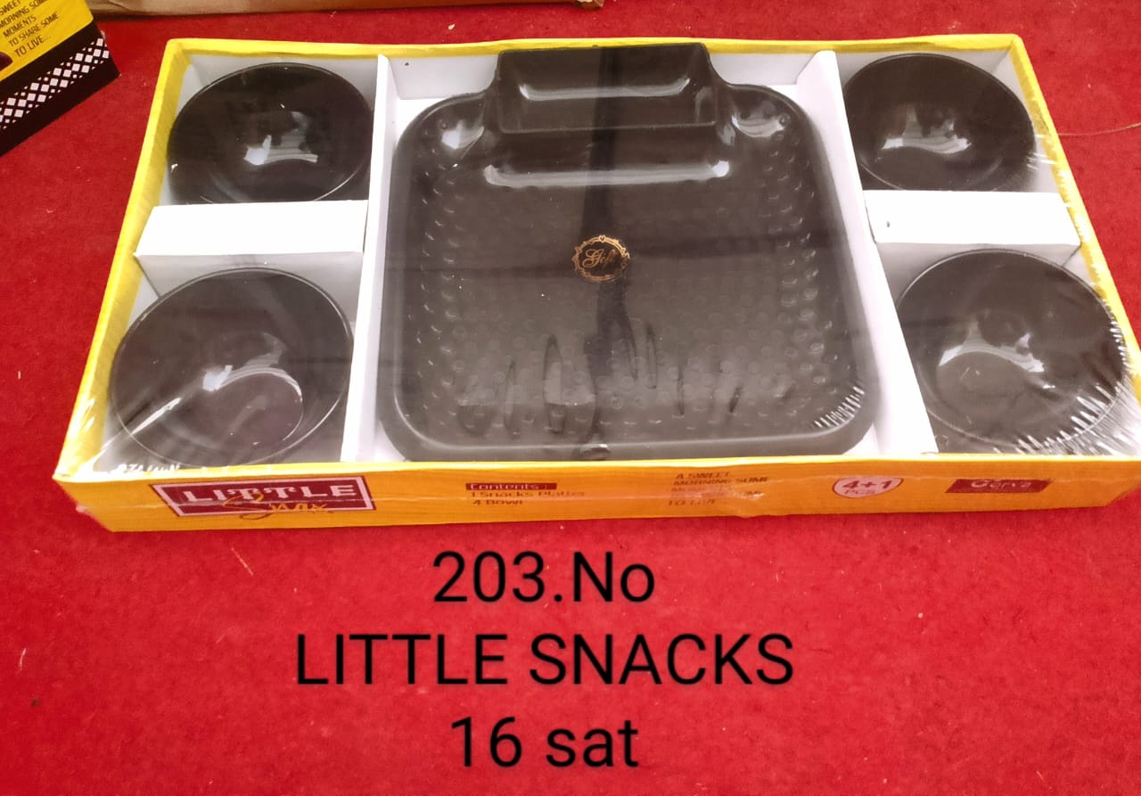 LITTLE SNACKS